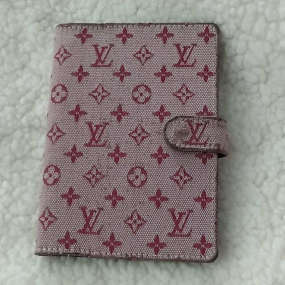 Authentic Louis Vuitton mini lin Agenda planner with Ruler.